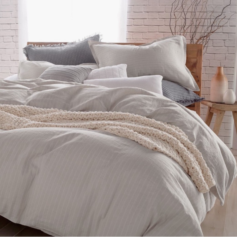 Dkny king duvet platinum